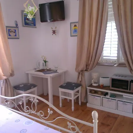 Romantic Old Dinka - With Garden