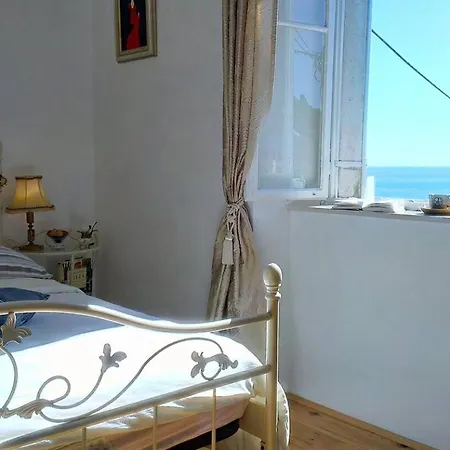 Romantic Old Dinka - With Garden *