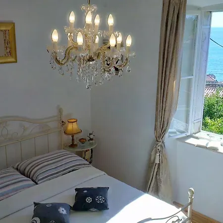 Romantic Old Dinka - With Garden