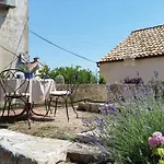 Romantic Old Dinka - With Garden Apartmán *