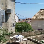 Apartmán Romantic Old Dinka - With Garden *