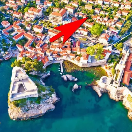 Romantic Old Dinka - With Garden *