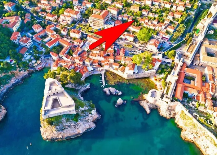 Romantic Old Dinka - With Garden *