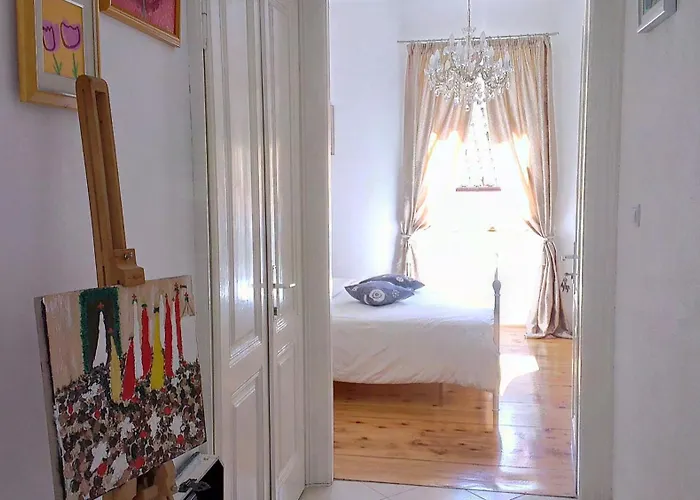 Romantic Old Dinka - With Garden