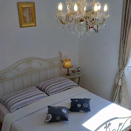 Apartment Romantic Old Dinka - With Garden